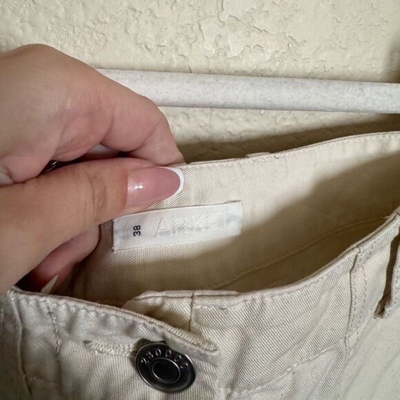 Arket High Waist Twill Cargo Shorts Cream Size‎ 38 6US - Picture 4 of 7
